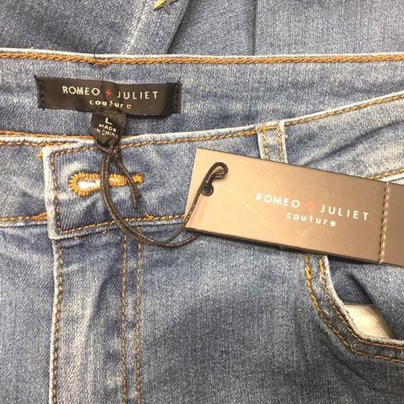 Fray Step Hem Straight Embellished Jeans - Picture 7 of 9